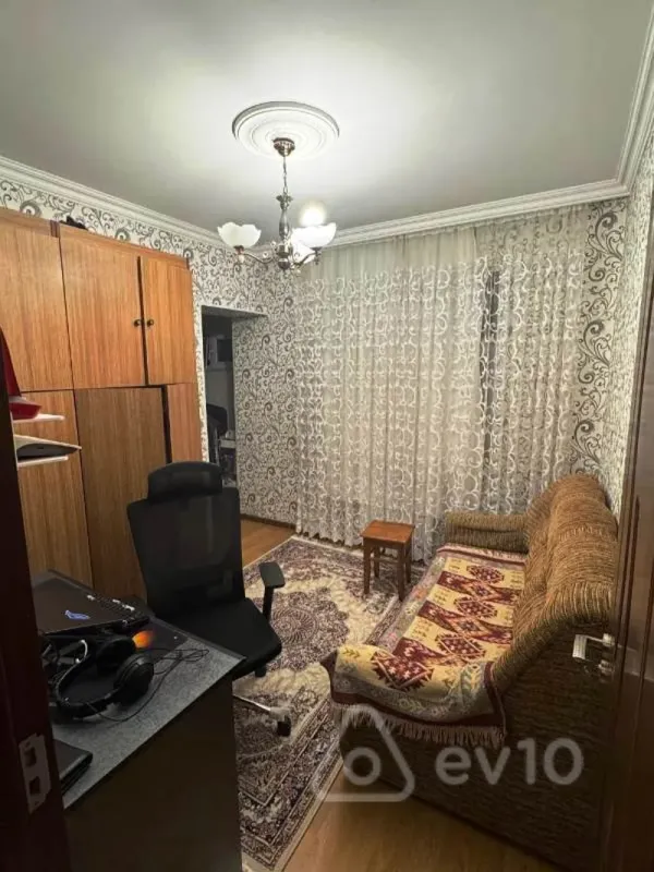 Satılır 3 otaqlı köhnə tikili 72 m²