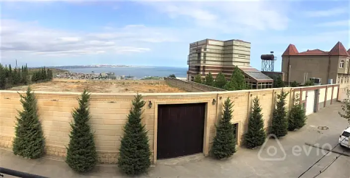 Kirayə verilir 10 otaqlı həyət evi 500 m²