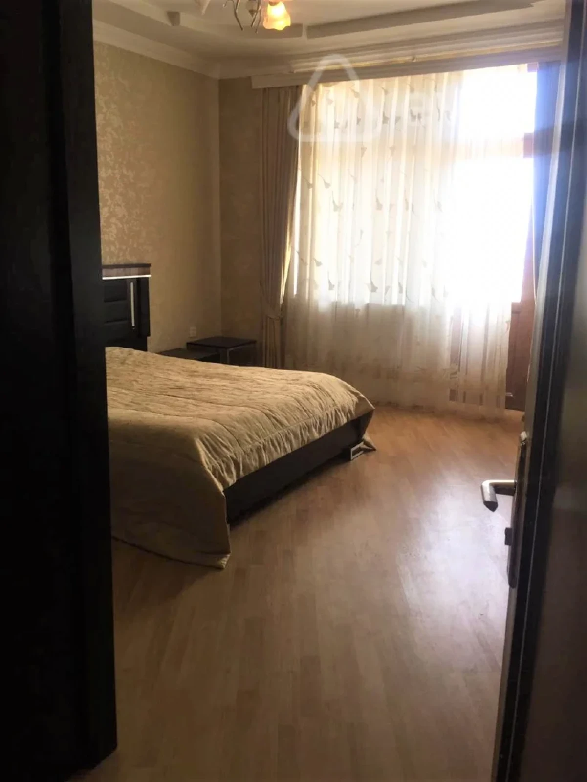 Kirayə verilir 10 otaqlı həyət evi 500 m²