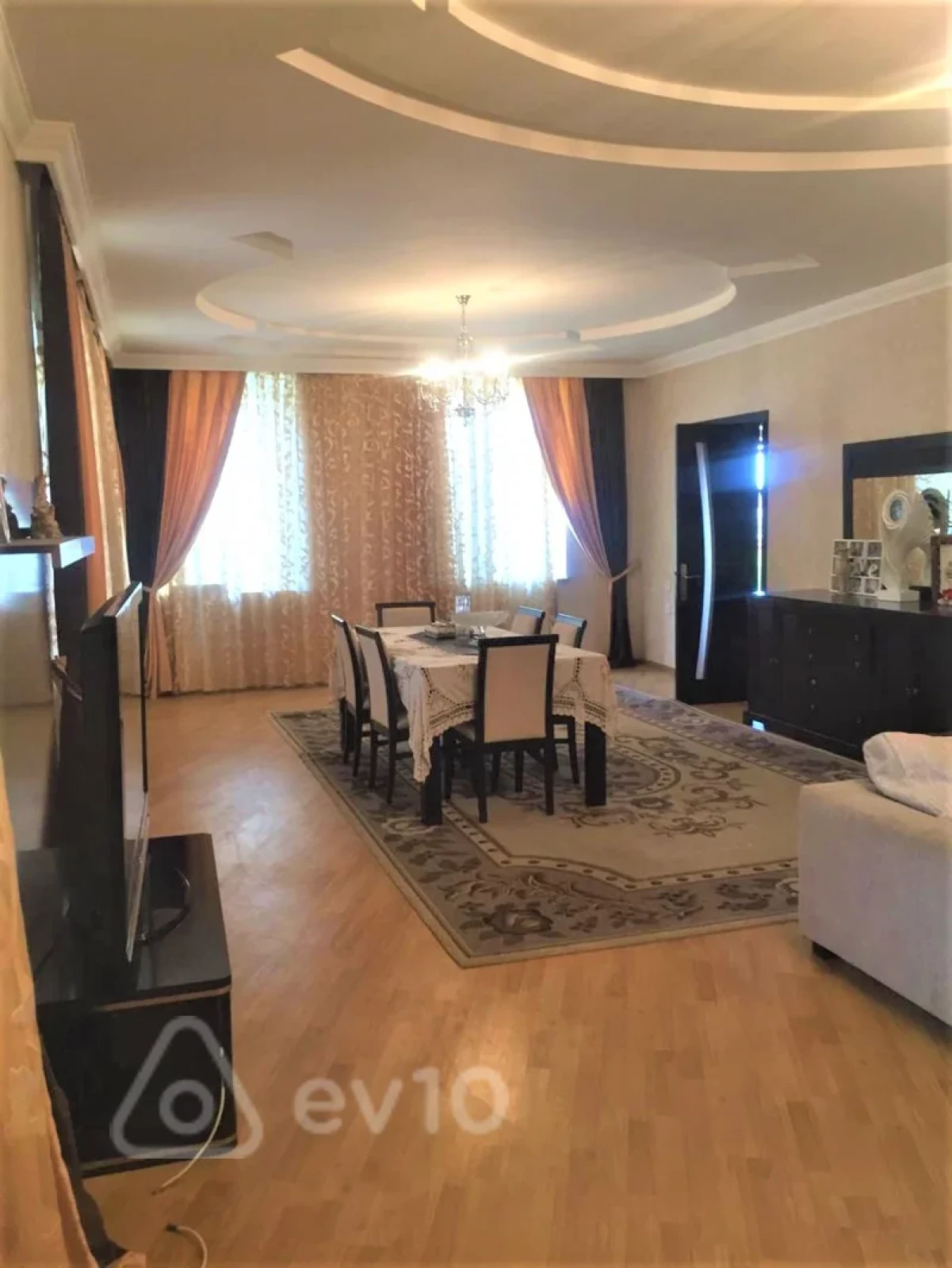 Kirayə verilir 10 otaqlı həyət evi 500 m²