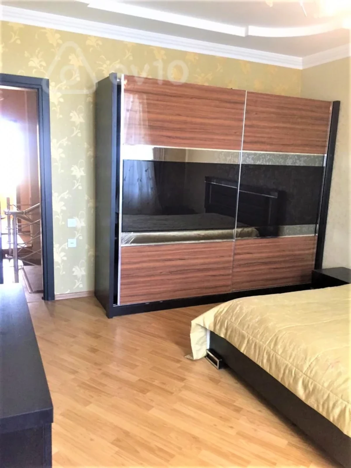 Kirayə verilir 10 otaqlı həyət evi 500 m²