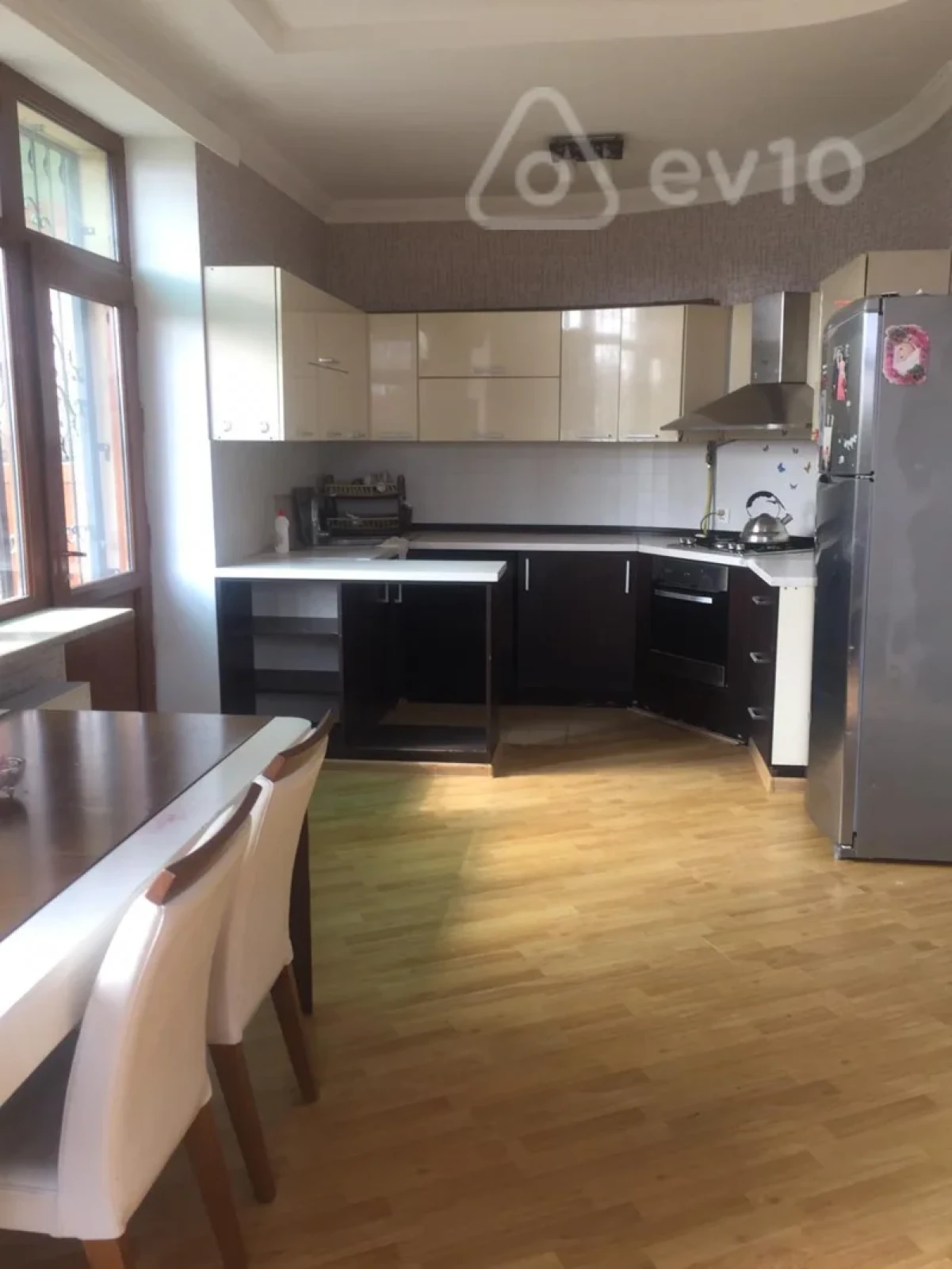 Kirayə verilir 10 otaqlı həyət evi 500 m²