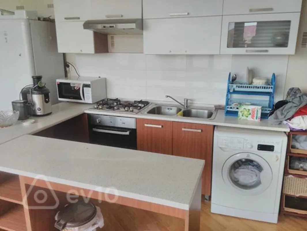Kirayə verilir 10 otaqlı həyət evi 500 m²