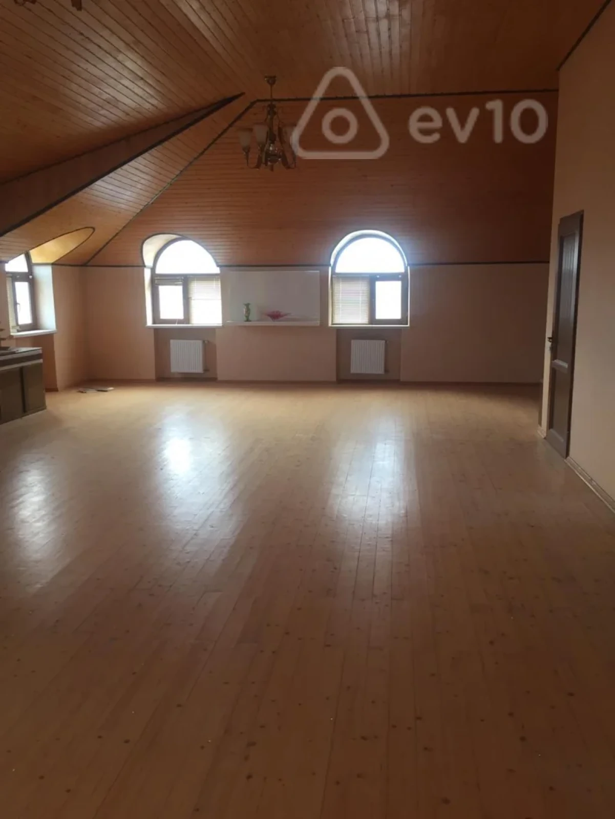 Kirayə verilir 10 otaqlı həyət evi 500 m²