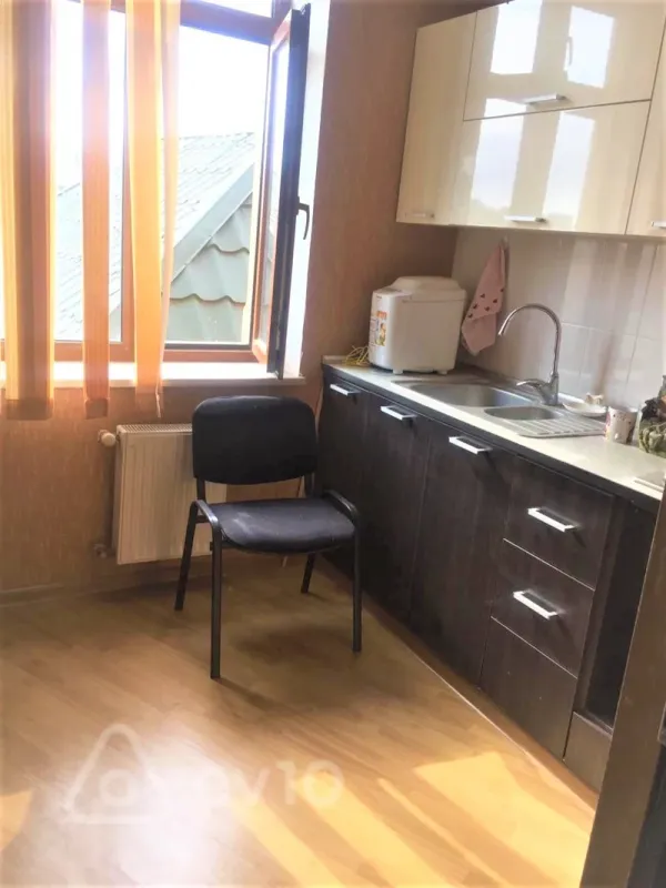 Kirayə verilir 10 otaqlı həyət evi 500 m²