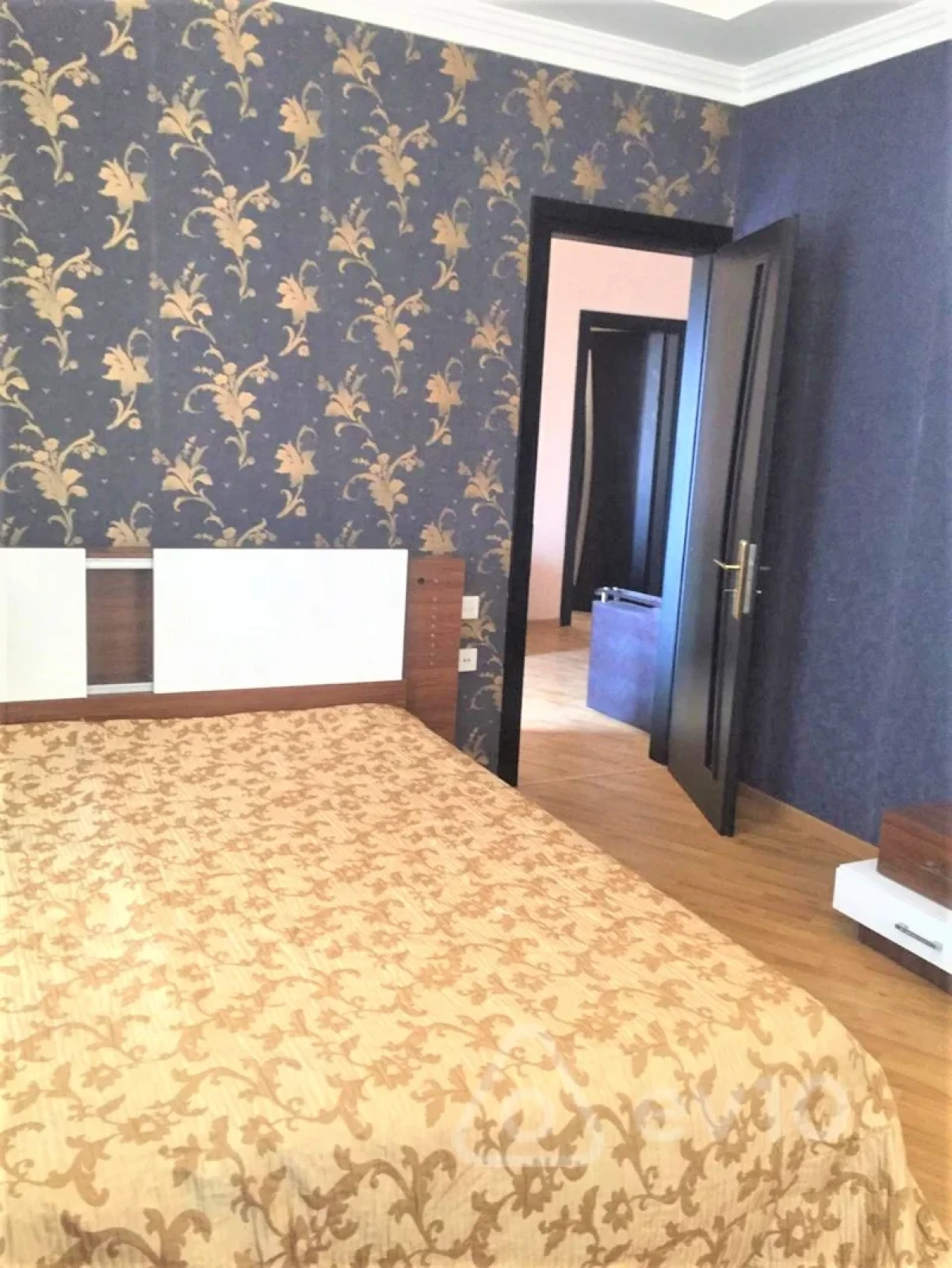 Kirayə verilir 10 otaqlı həyət evi 500 m²