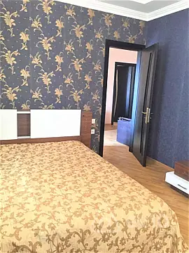 Kirayə verilir 10 otaqlı həyət evi 500 m²