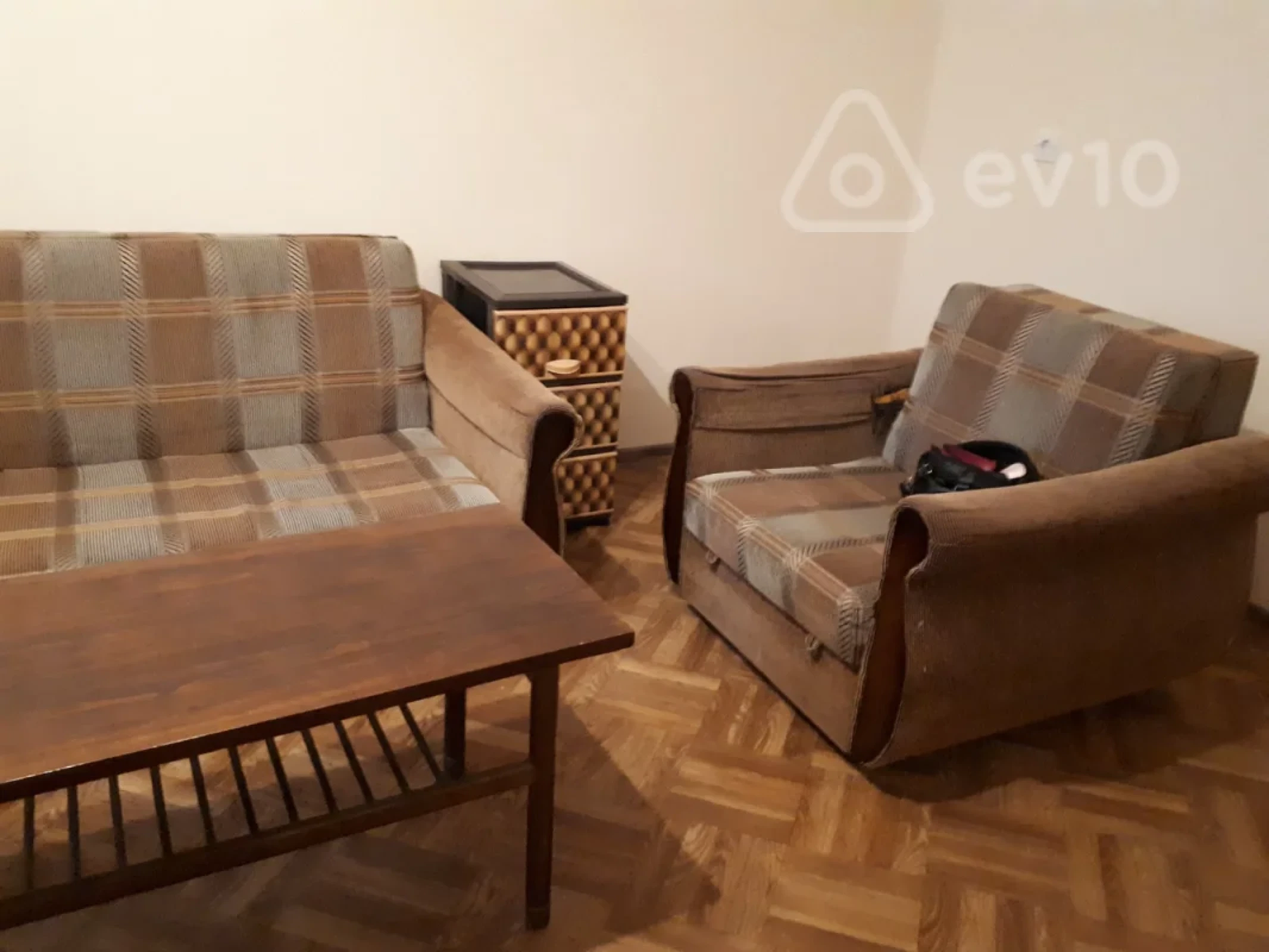 Kirayə verilir 2 otaqlı köhnə tikili 30 m²