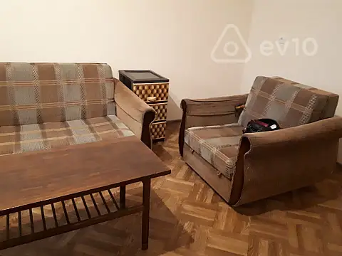 Kirayə verilir 2 otaqlı köhnə tikili 30 m²