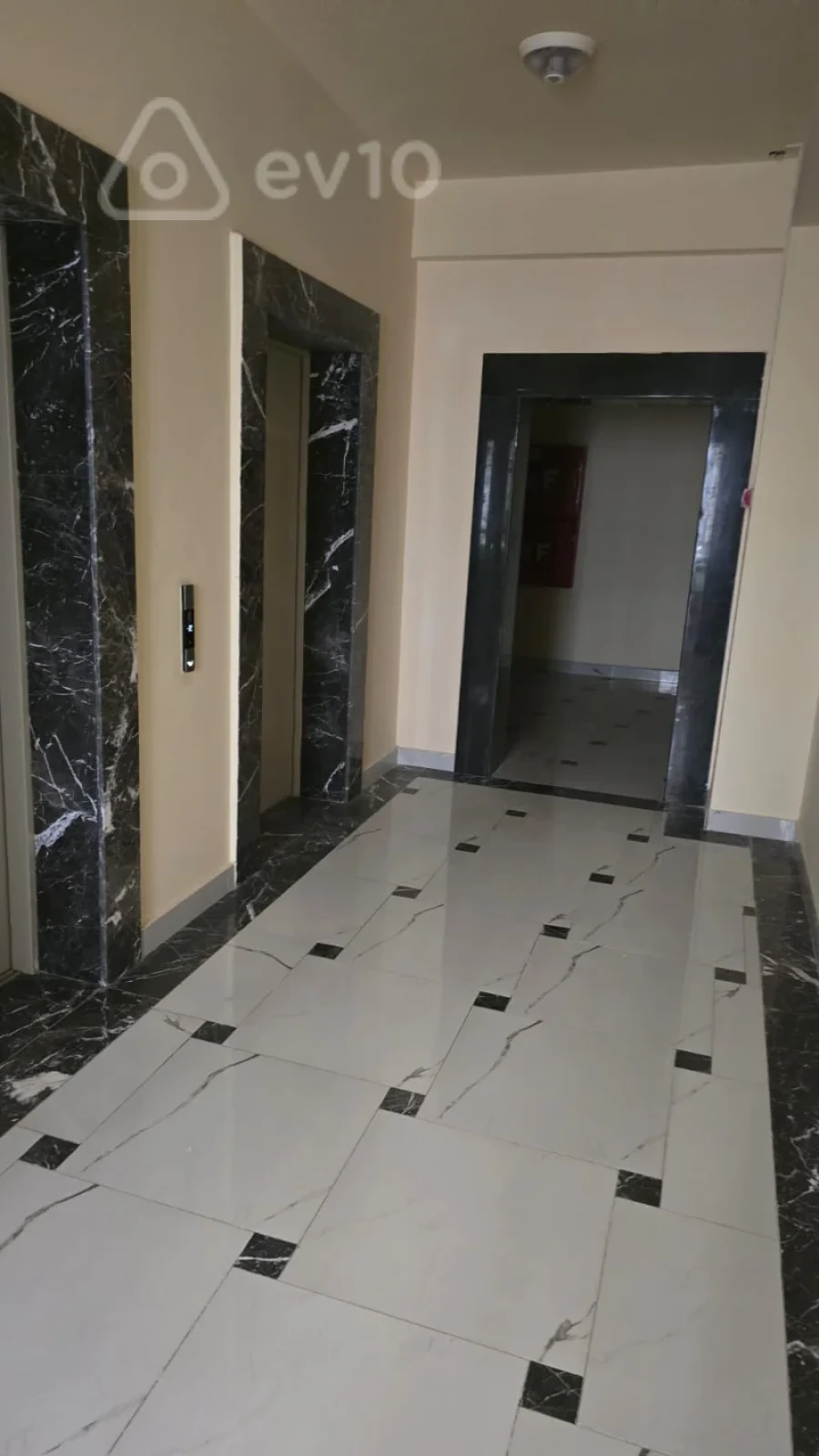 Satılır 4 otaqlı yeni tikili 192.5 m²