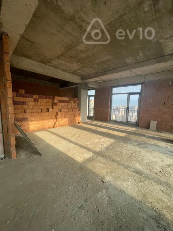 Satılır 4 otaqlı yeni tikili 192.5 m²