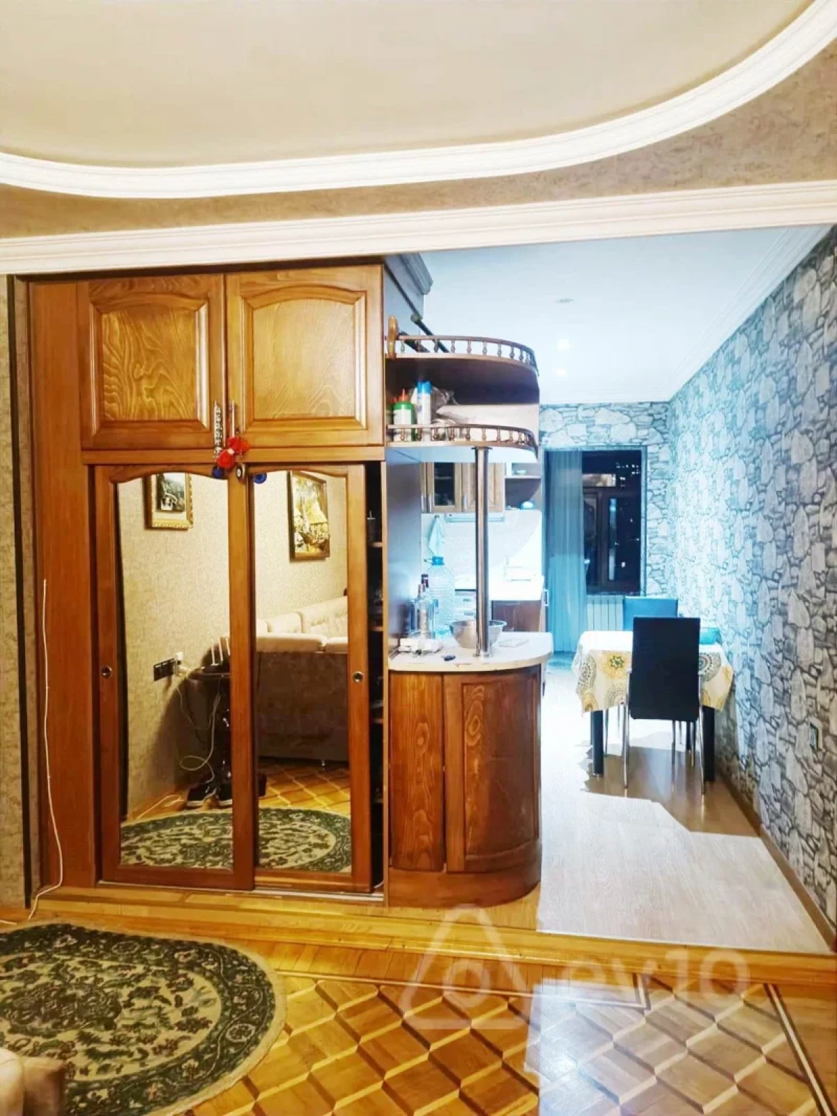 Satılır 5 otaqlı köhnə tikili 145 m²