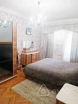 Satılır 5 otaqlı köhnə tikili 145 m²