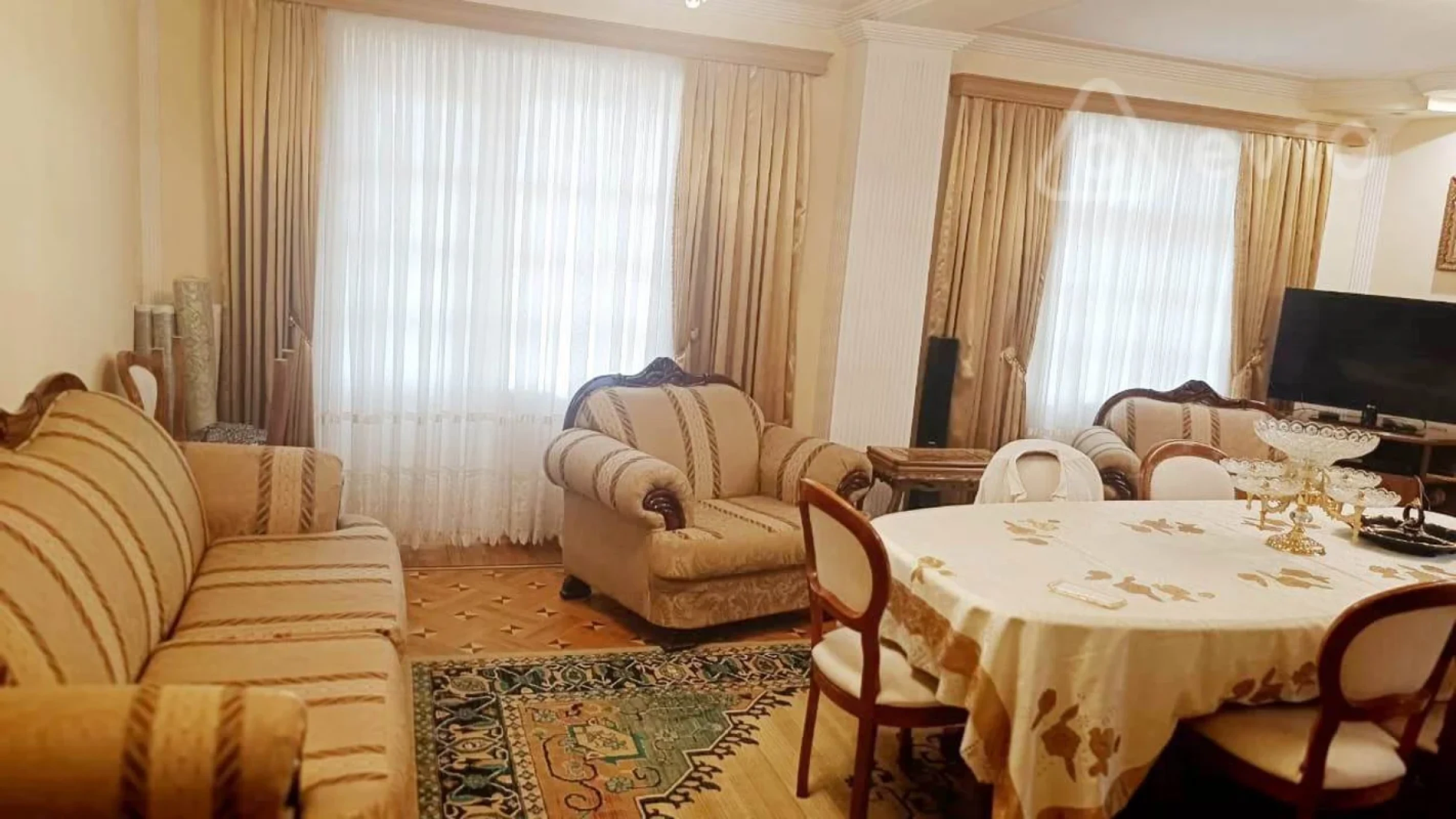 Satılır 5 otaqlı köhnə tikili 145 m²