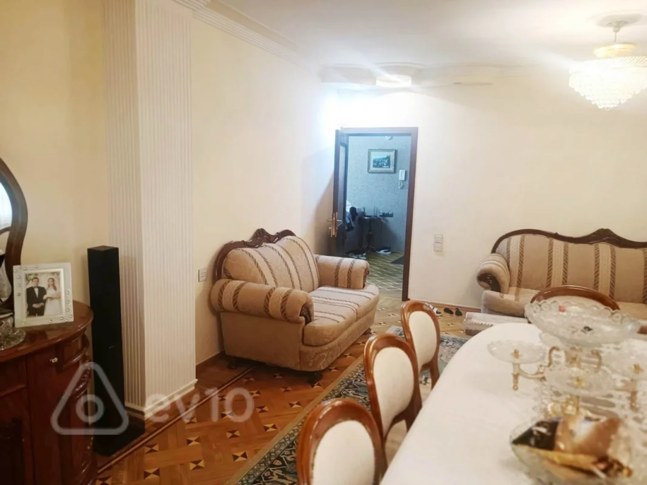 Satılır 5 otaqlı köhnə tikili 145 m²