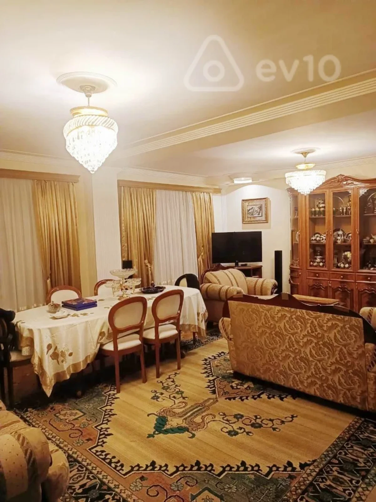 Satılır 5 otaqlı köhnə tikili 145 m²