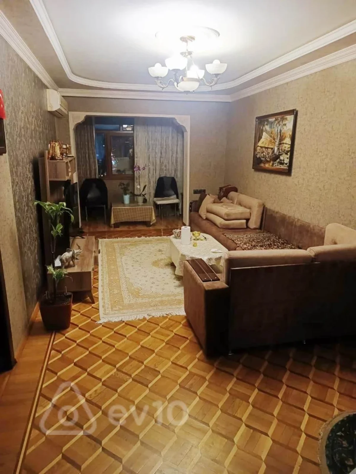 Satılır 5 otaqlı köhnə tikili 145 m²