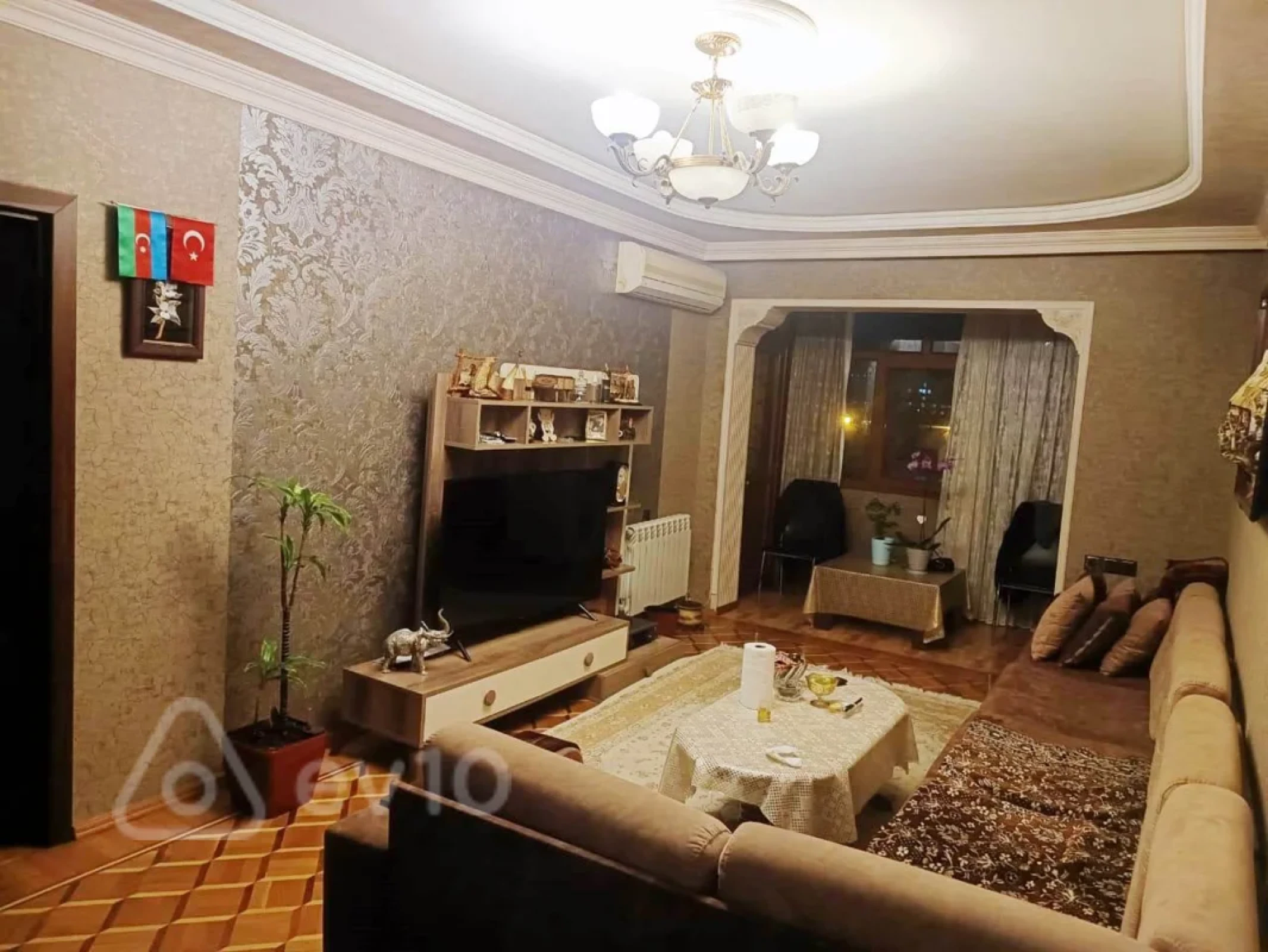 Satılır 5 otaqlı köhnə tikili 145 m²