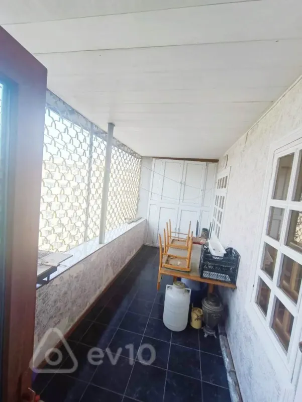 Satılır 5 otaqlı köhnə tikili 145 m²