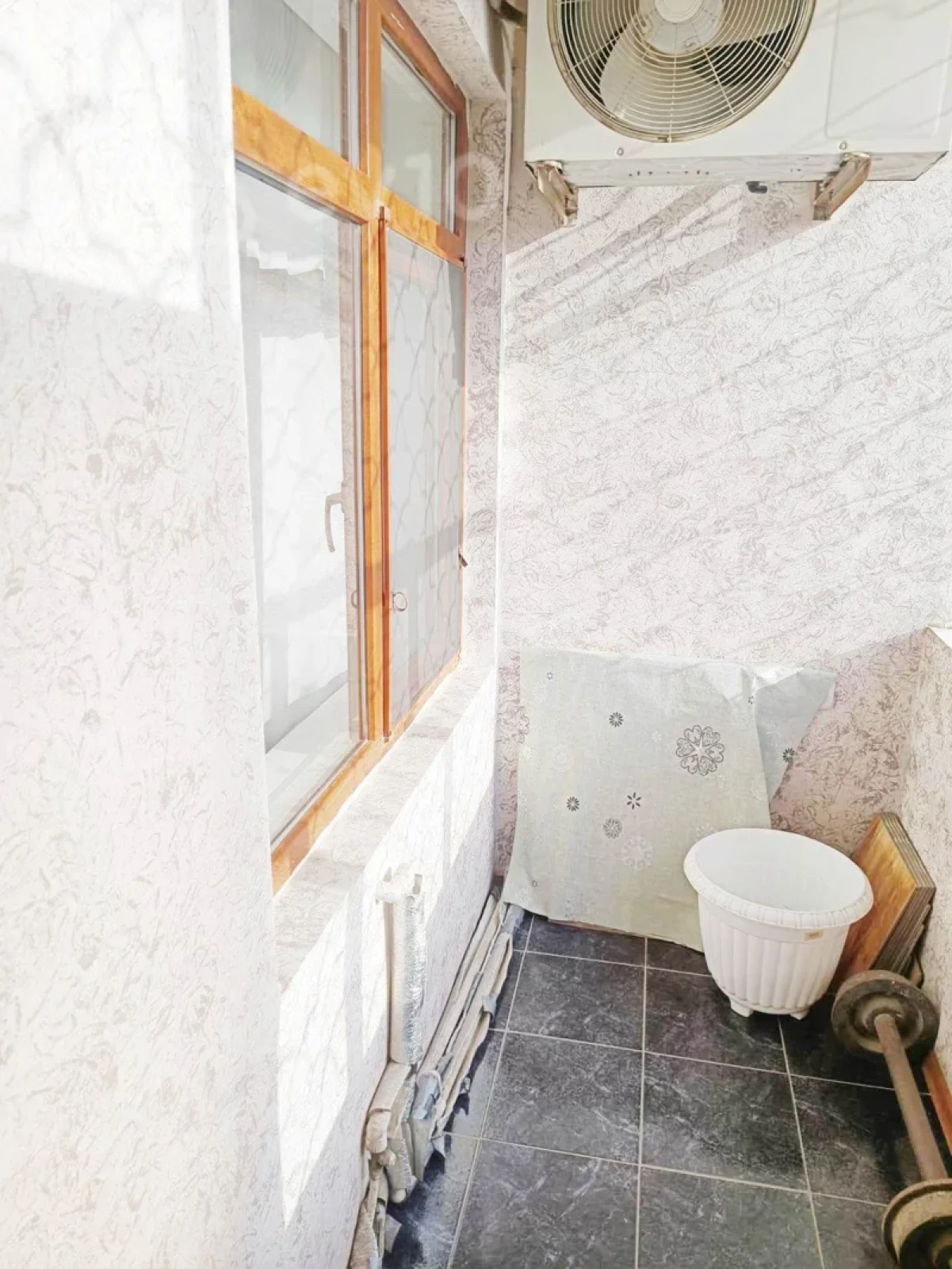 Satılır 5 otaqlı köhnə tikili 145 m²
