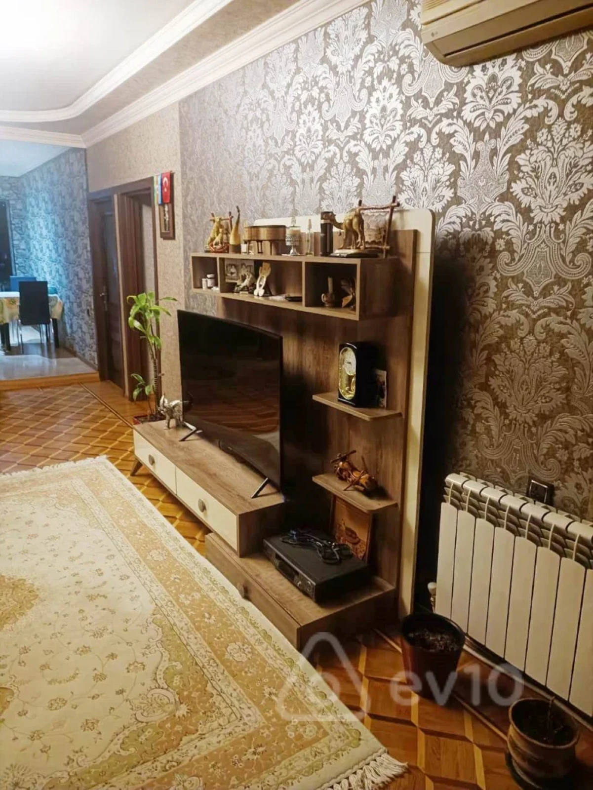 Satılır 5 otaqlı köhnə tikili 145 m²