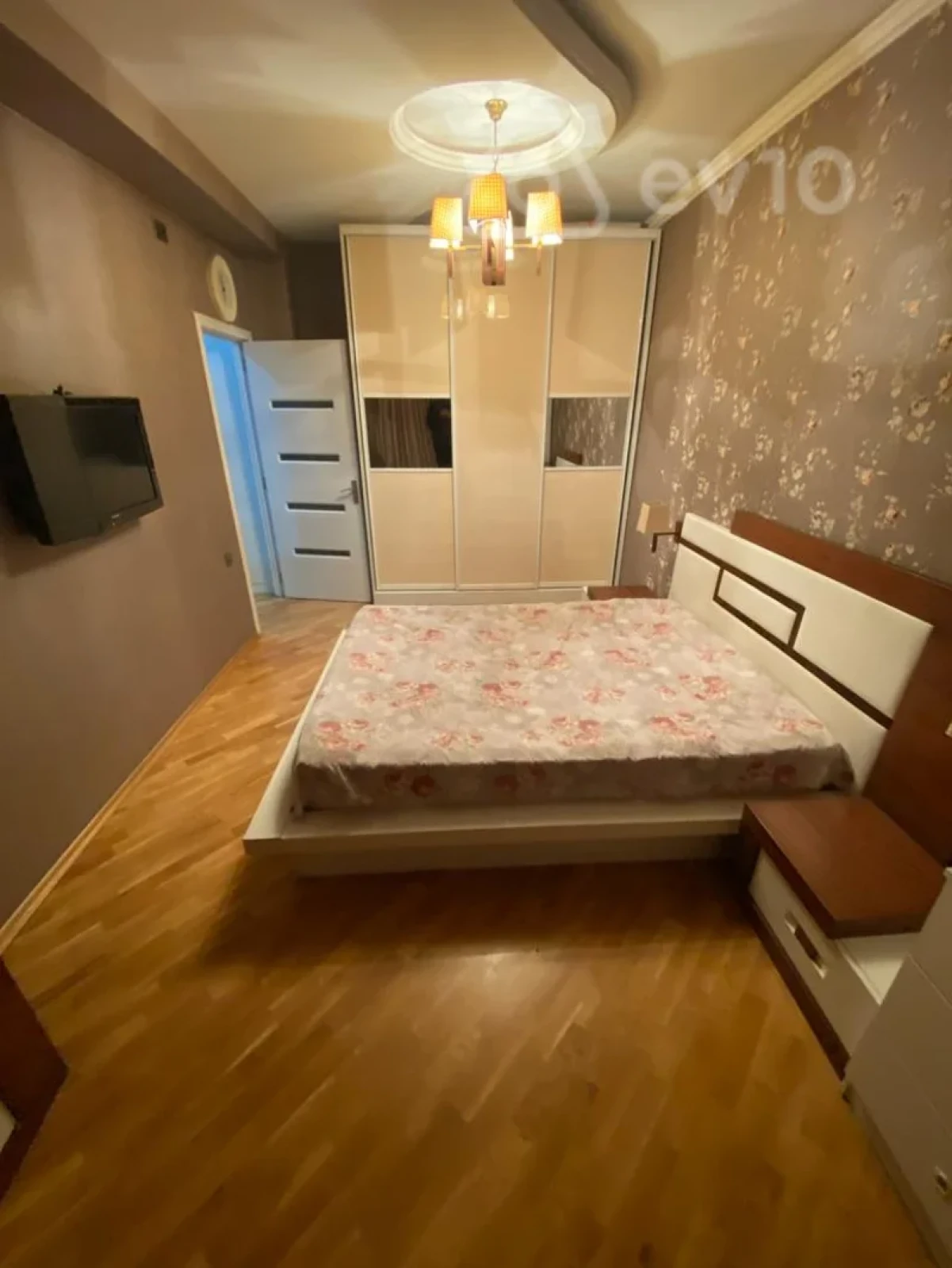 Kirayə verilir 2 otaqlı yeni tikili 80 m²