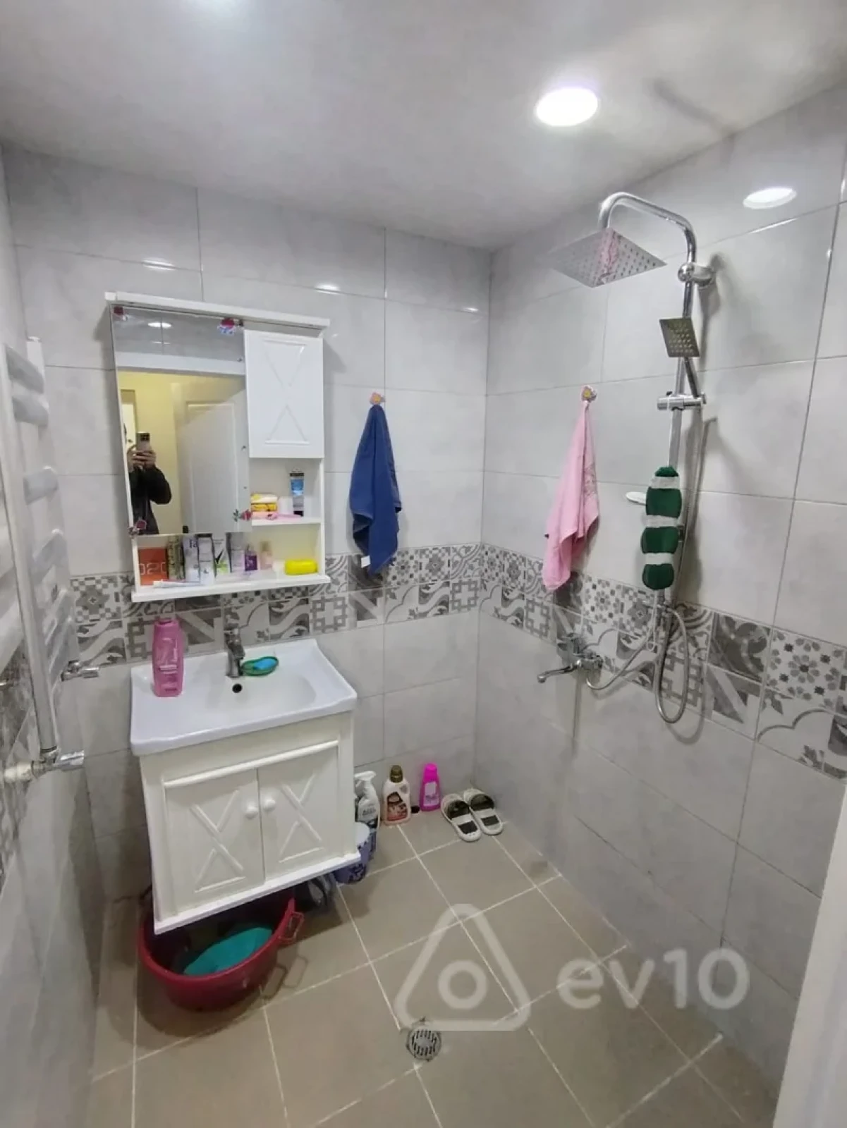 Satılır 3 otaqlı köhnə tikili 75 m²