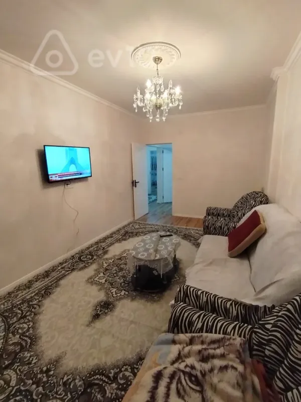 Satılır 3 otaqlı köhnə tikili 75 m²