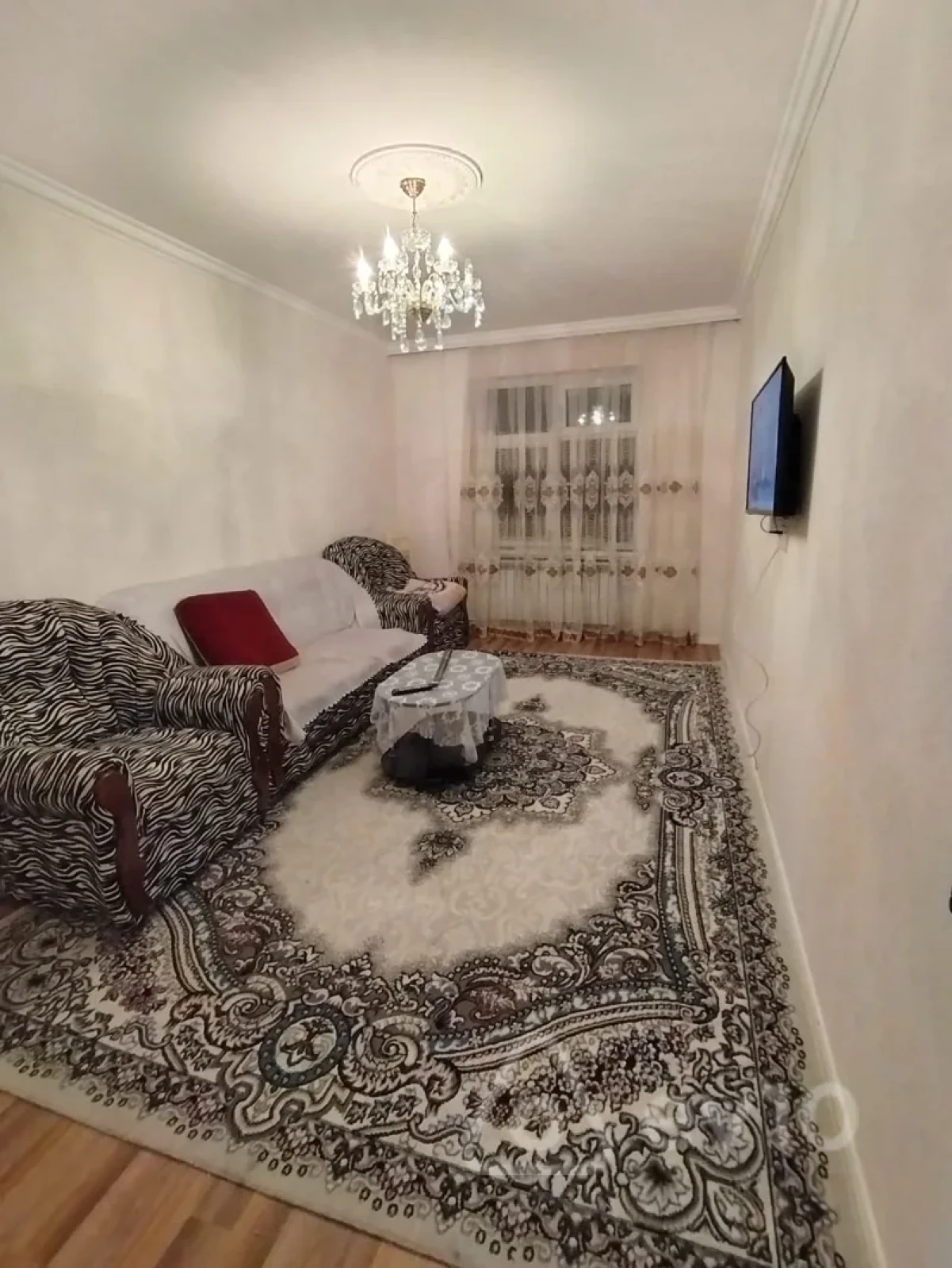 Satılır 3 otaqlı köhnə tikili 75 m²