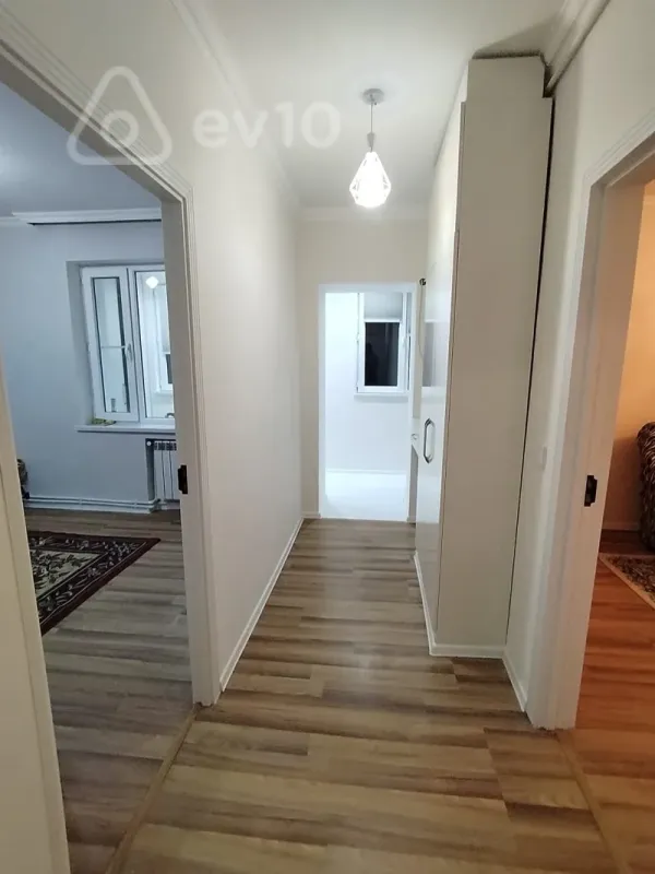 Satılır 3 otaqlı köhnə tikili 75 m²
