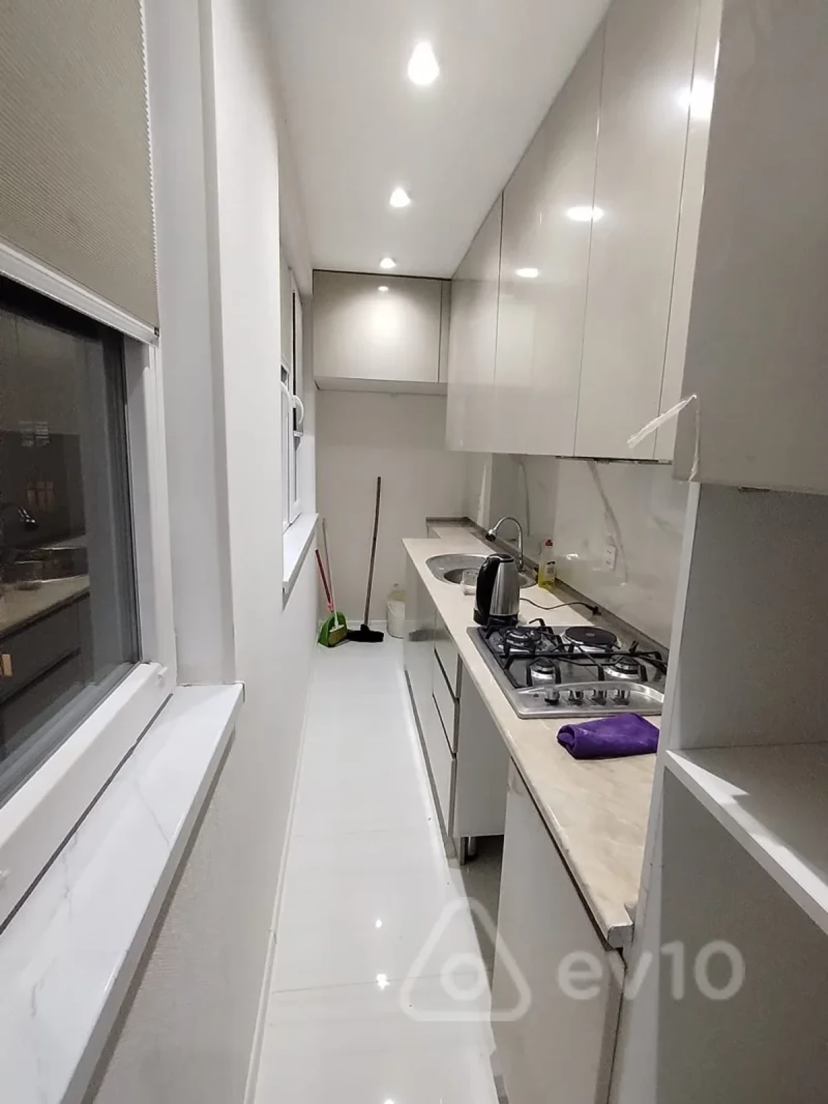Satılır 3 otaqlı köhnə tikili 75 m²