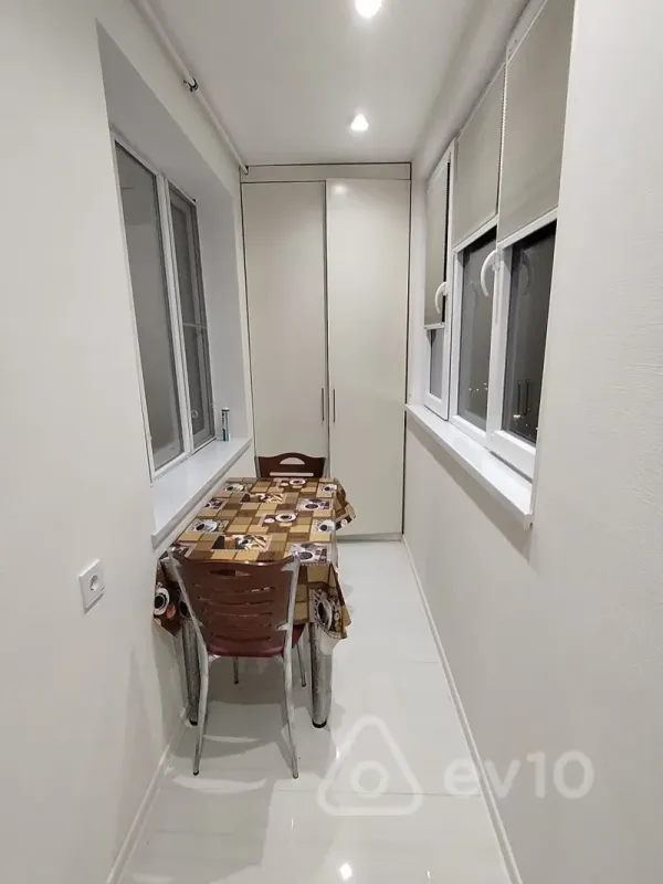 Satılır 3 otaqlı köhnə tikili 75 m²