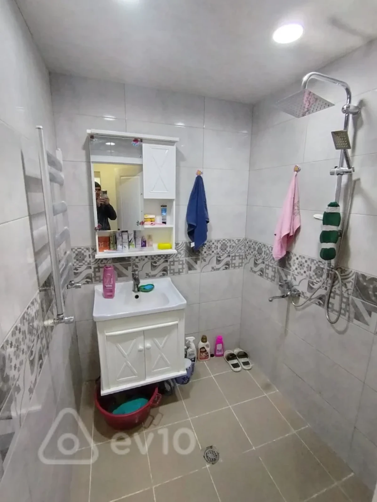 Satılır 3 otaqlı köhnə tikili 75 m²