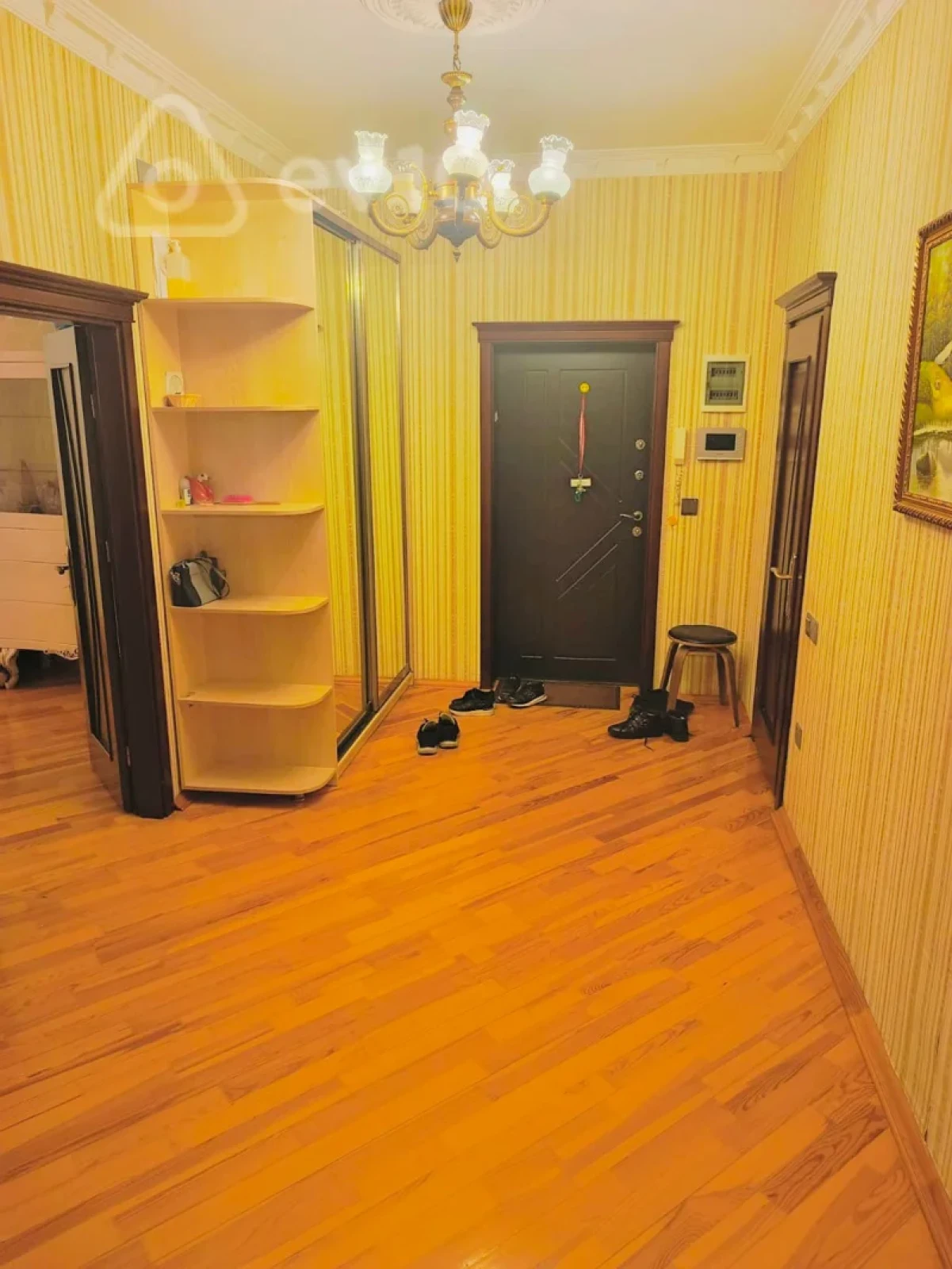 Kirayə verilir 3 otaqlı yeni tikili 140 m²