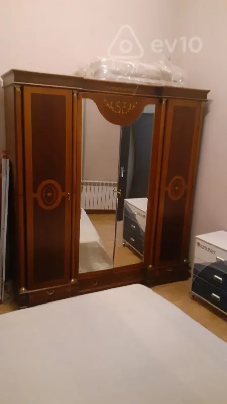 Kirayə verilir 2 otaqlı köhnə tikili 70 m²