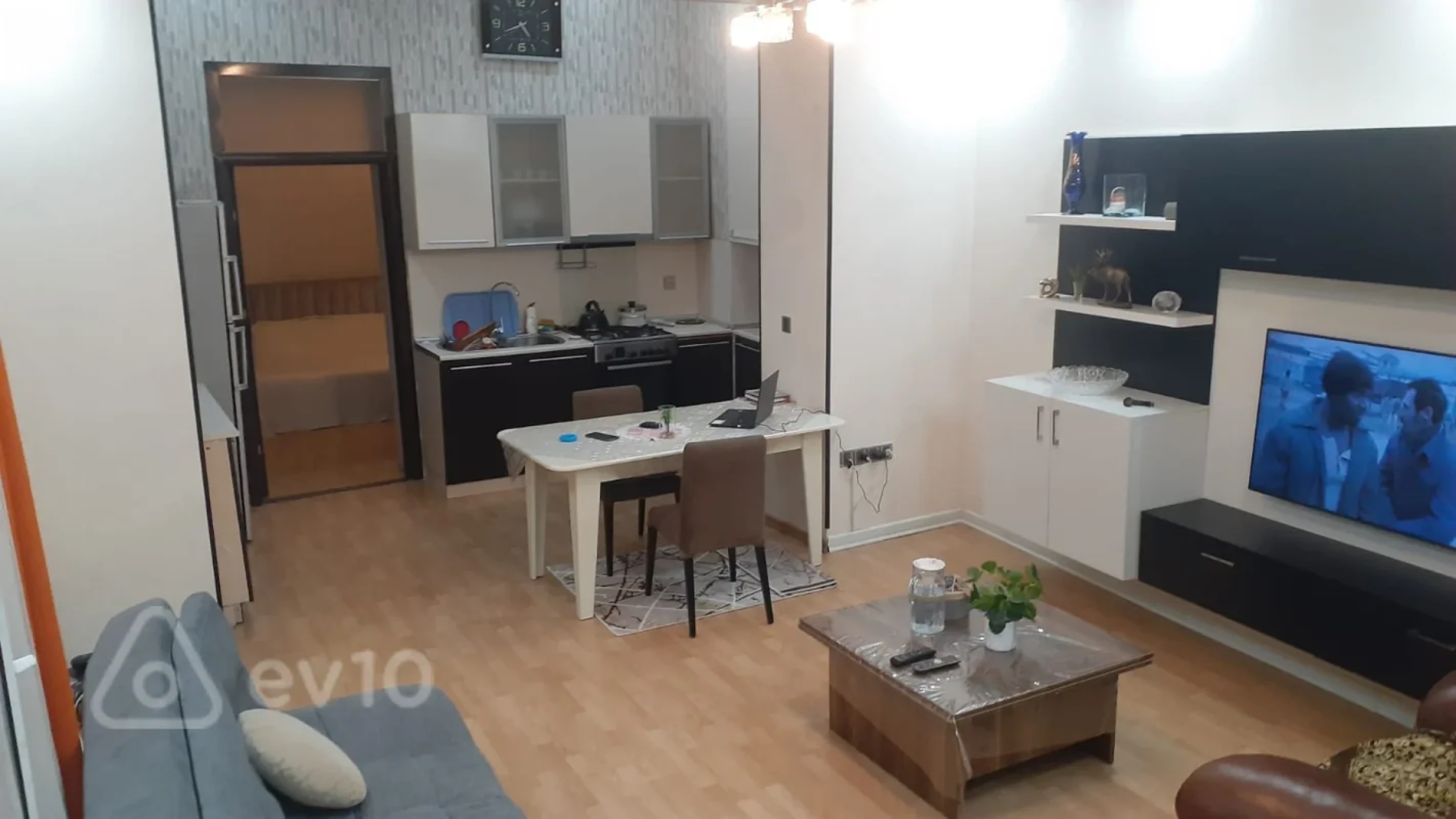 Kirayə verilir 2 otaqlı köhnə tikili 70 m²