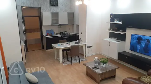 Kirayə verilir 2 otaqlı köhnə tikili 70 m²