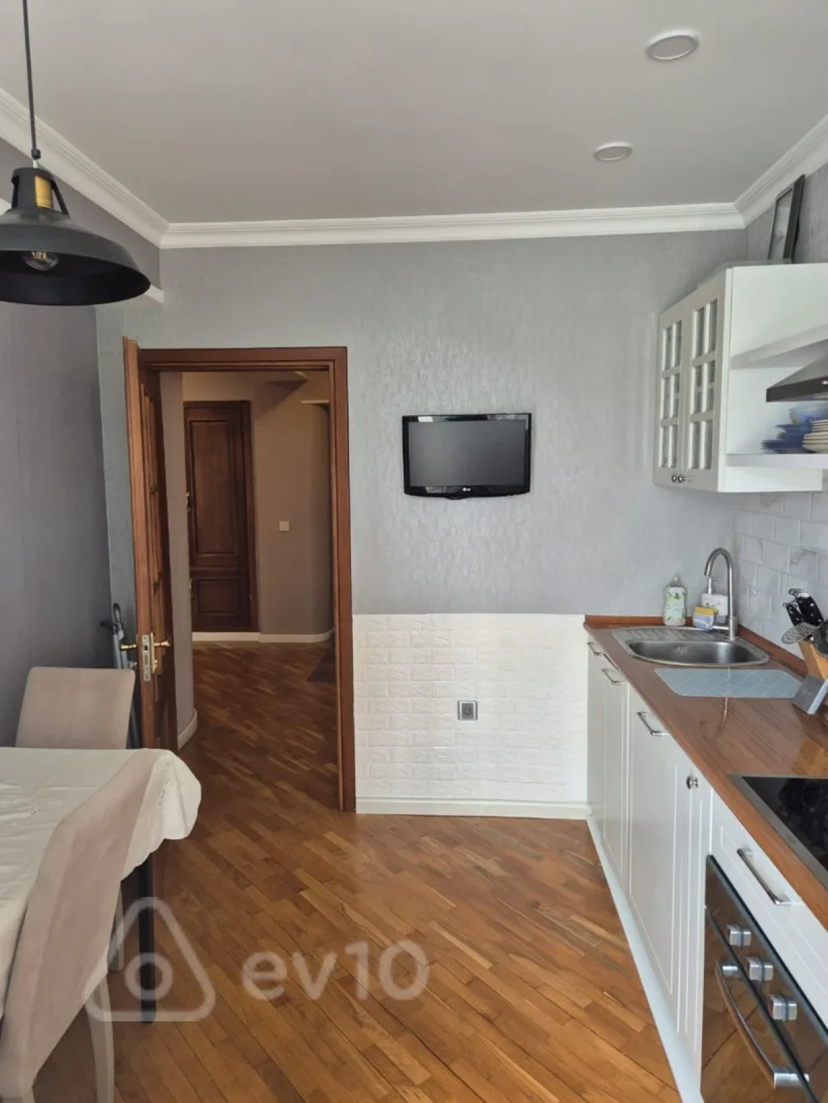 Kirayə verilir 2 otaqlı yeni tikili 88 m²