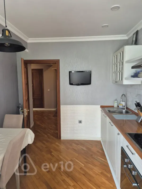 Kirayə verilir 2 otaqlı yeni tikili 88 m²