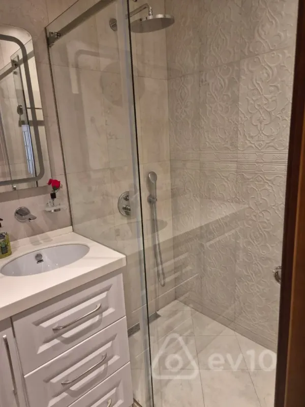 Kirayə verilir 2 otaqlı yeni tikili 88 m²