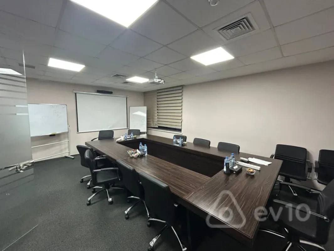 Kirayə verilir 12 otaqlı ofis 600 m²