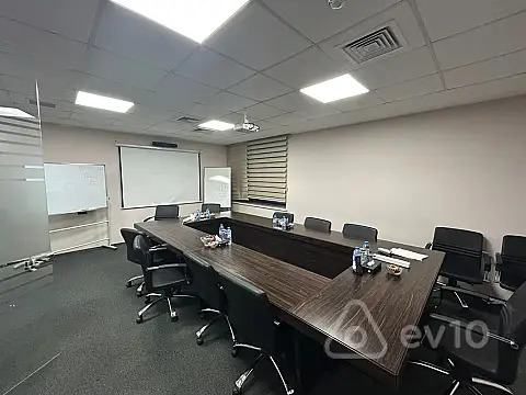 Kirayə verilir 12 otaqlı ofis 600 m²