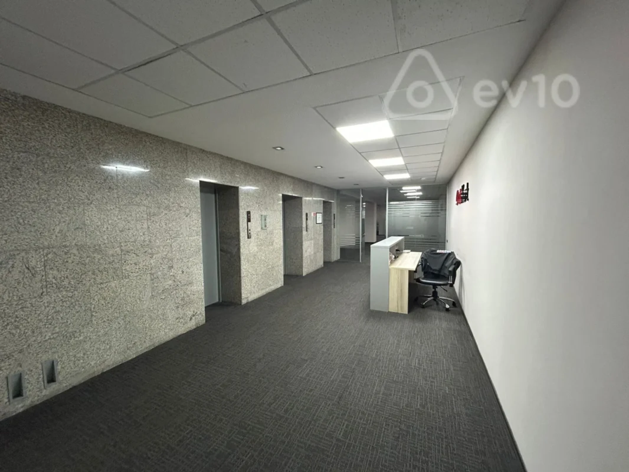 Kirayə verilir 12 otaqlı ofis 600 m²