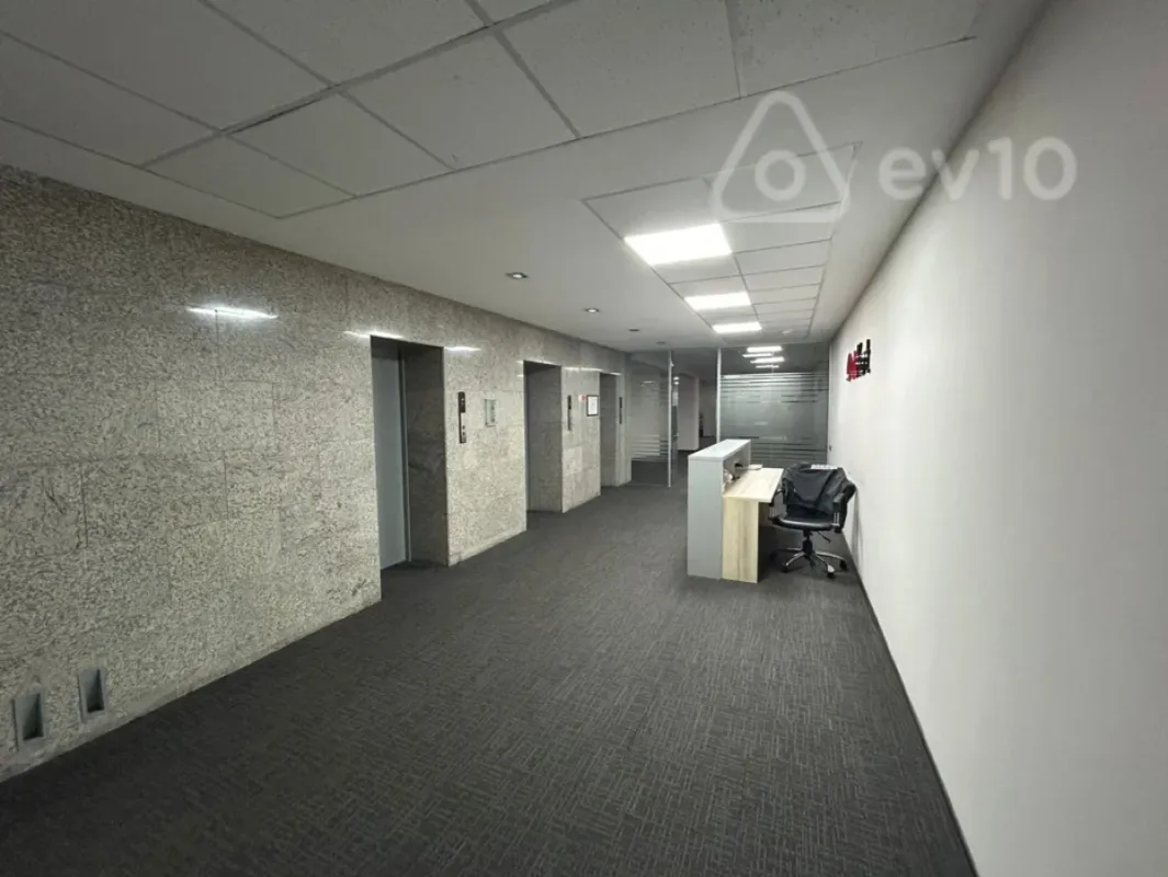 Kirayə verilir 12 otaqlı ofis 600 m²