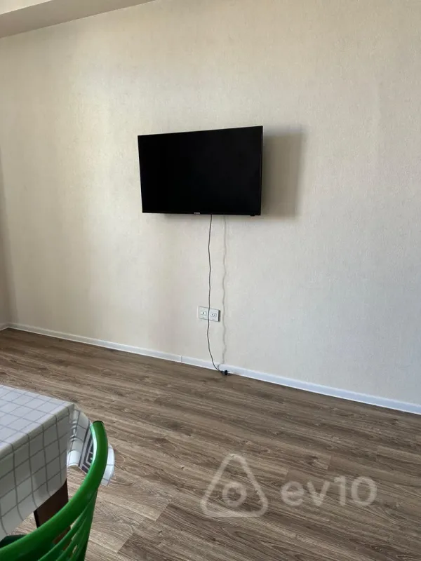 Kirayə verilir 2 otaqlı yeni tikili 74 m²