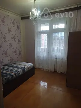 Kirayə verilir 3 otaqlı köhnə tikili 65 m²