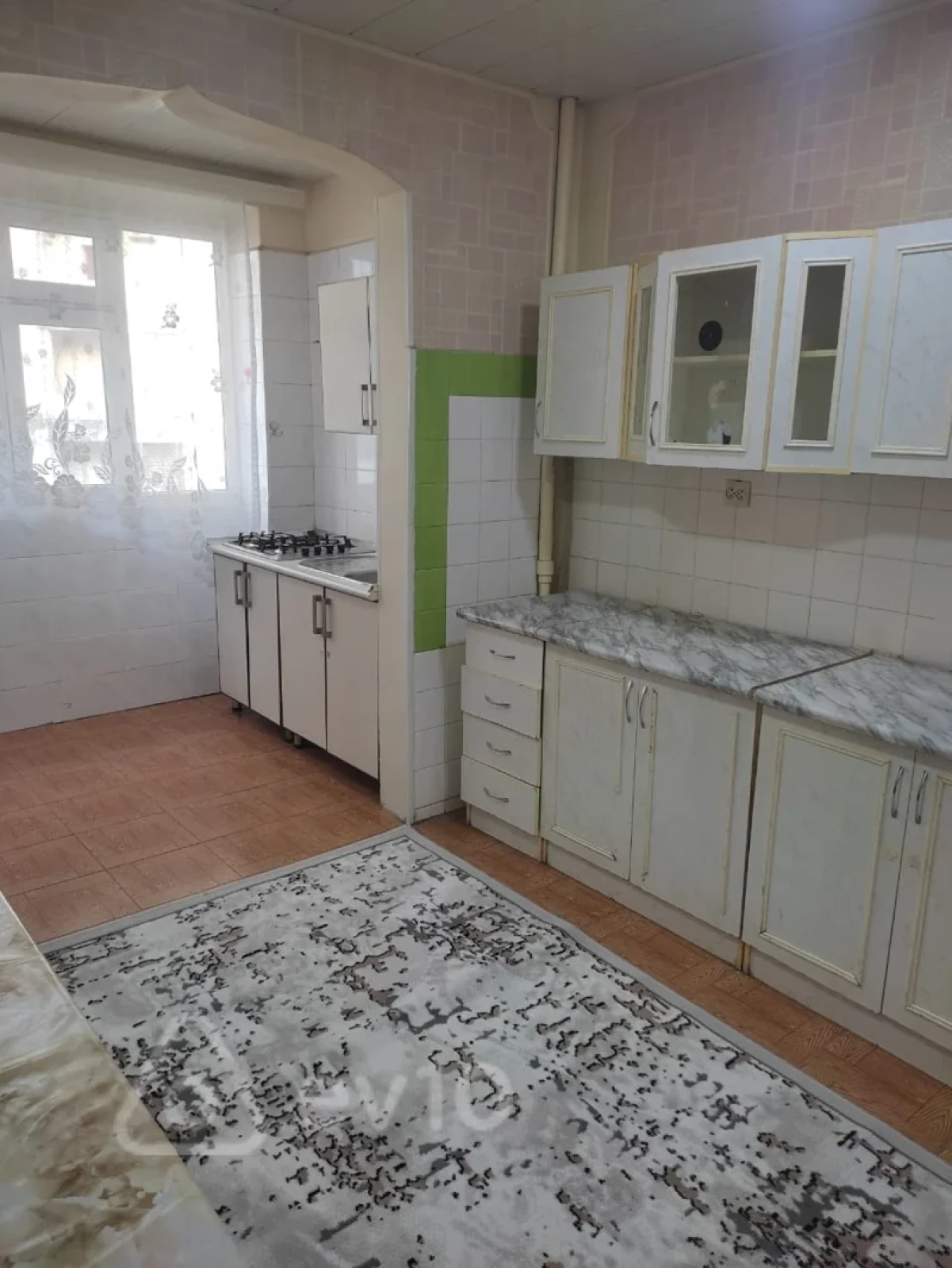 Kirayə verilir 3 otaqlı köhnə tikili 65 m²