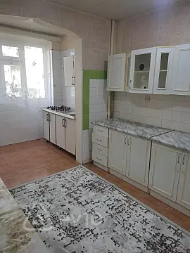Kirayə verilir 3 otaqlı köhnə tikili 65 m²