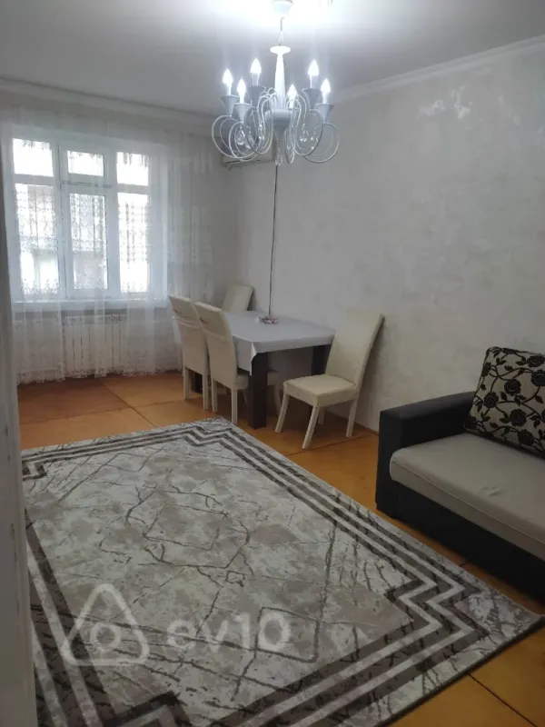 Kirayə verilir 3 otaqlı köhnə tikili 65 m²