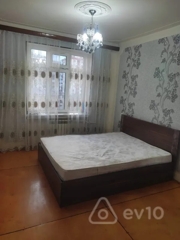 Kirayə verilir 3 otaqlı köhnə tikili 65 m²
